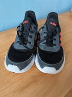 Adidas Turnschuhe Hallenschuhe Gr. 39,5 Hannover - Südstadt-Bult Vorschau