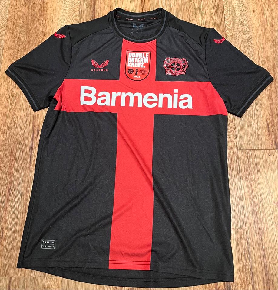 Leverkusen Meistertrikot mit Double-Badge und Box Größe L in Minden