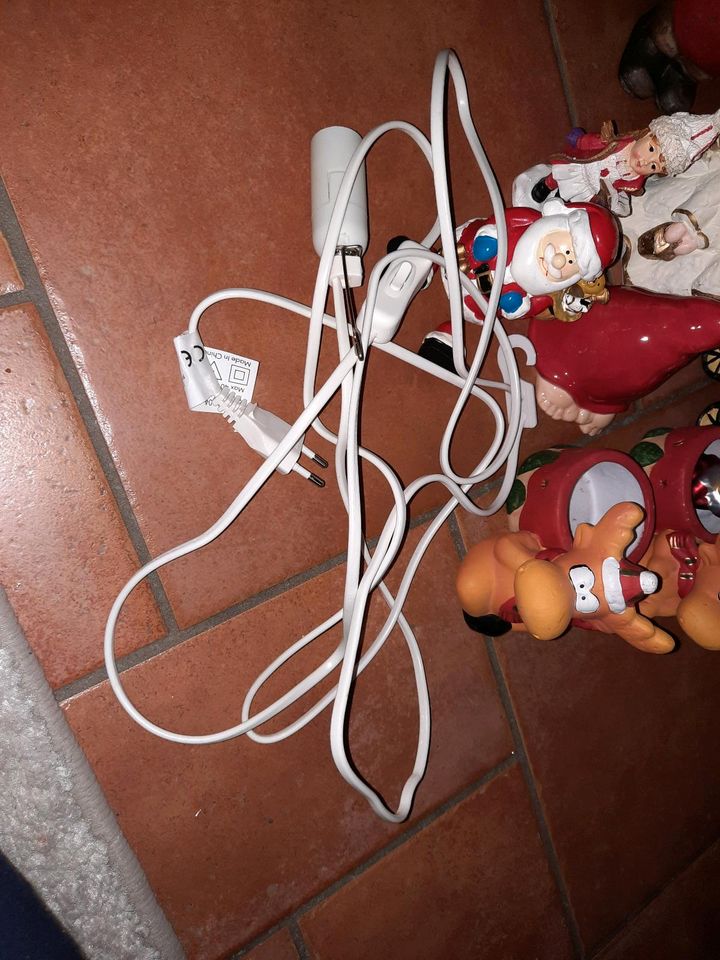 Verschenke Weihnachtsdeko Blumentöpfe Kabel Ikea Weihnachtsstern in Schwepnitz