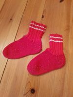 Handmade Stricksocken rot Streifen 16 cm Fußlänge Rheinland-Pfalz - Frankenthal (Pfalz) Vorschau