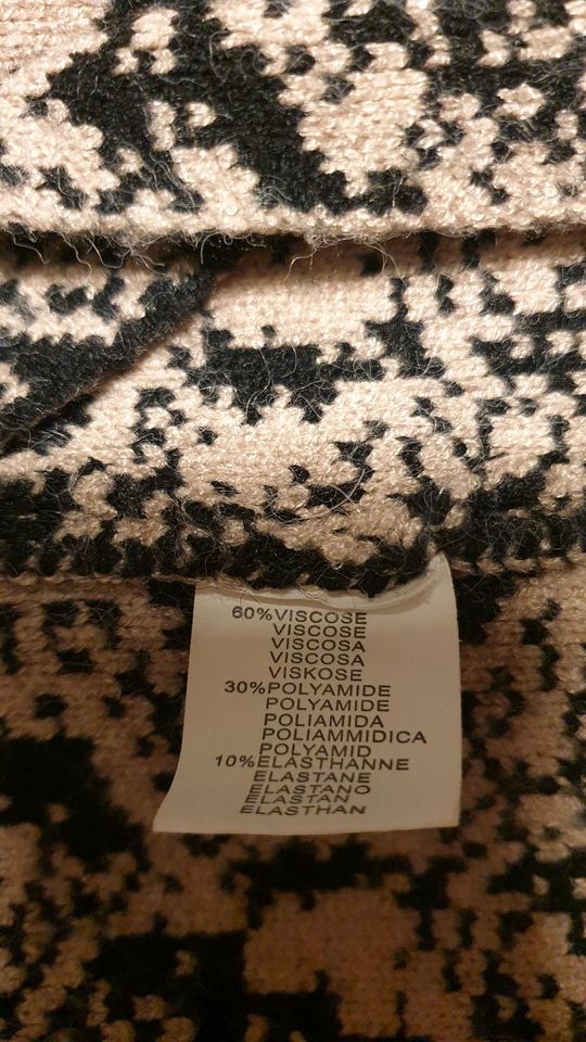 Strickmantel Cardigan Beige Schwarz Snake in Hamburg