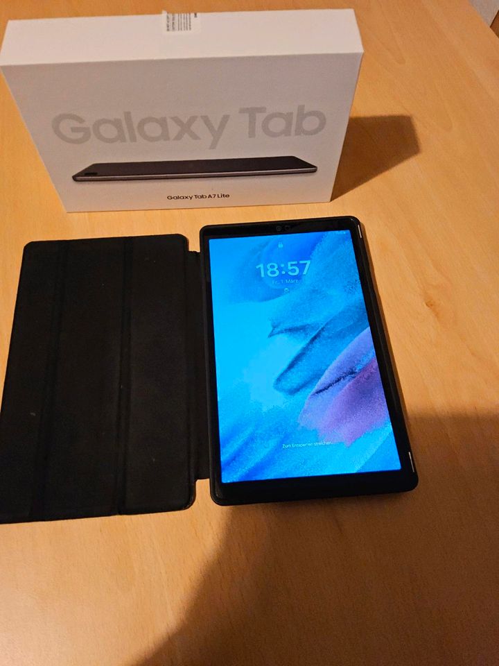 Samsung Galaxy Tab A7 Lite inklusive Booklet in Würselen