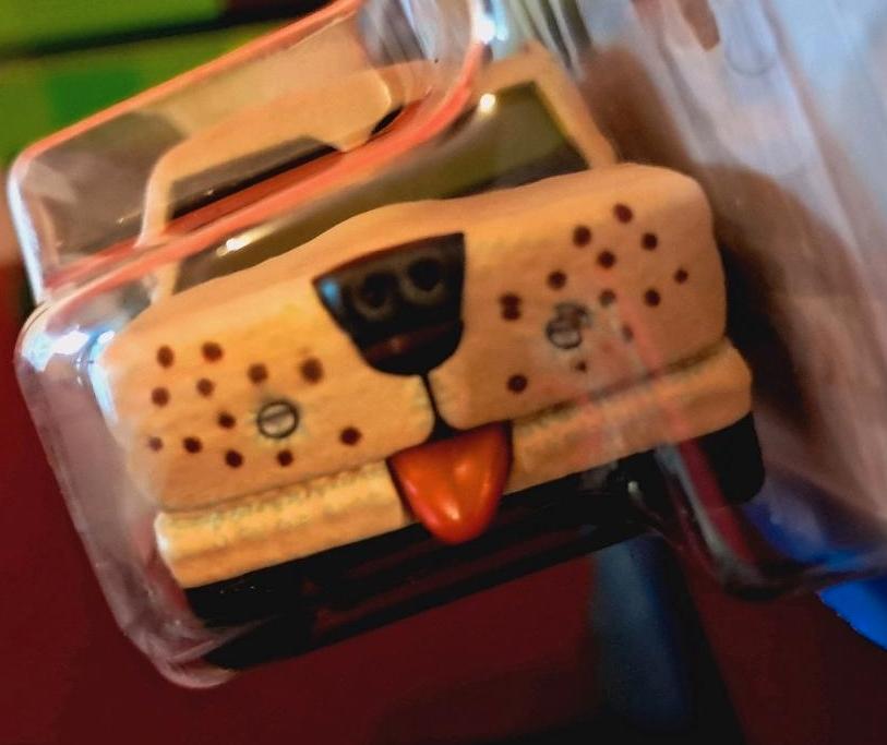 HOT WHEELS - MOVIE CAR - DUMM & DÜMMER  - DUMB&DUMBER DOGGY VAN in Chemnitz