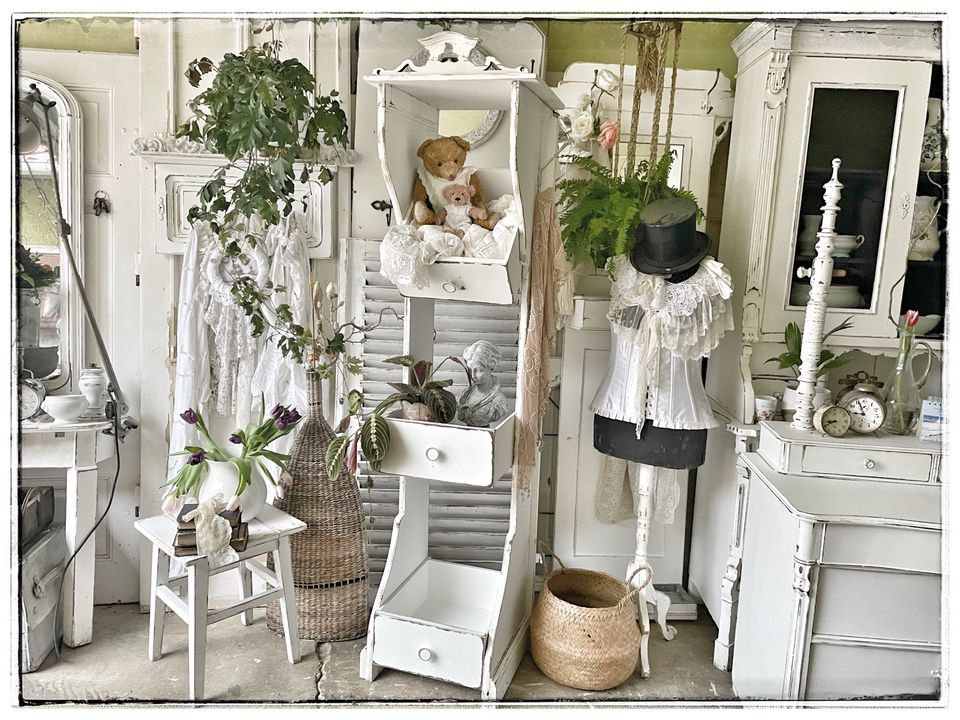 Regal Vintage Shabby chi in Kranichfeld