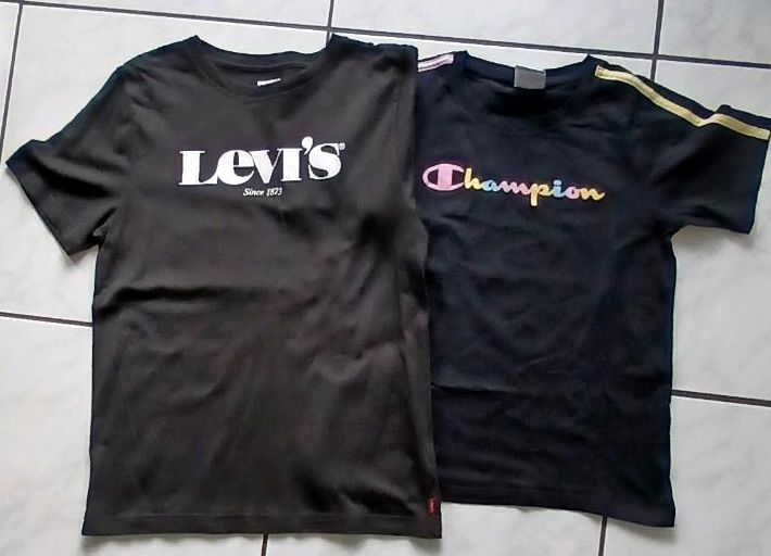 CHAMPION + LEVI's T-Shirts Gr: 164 in Dortmund