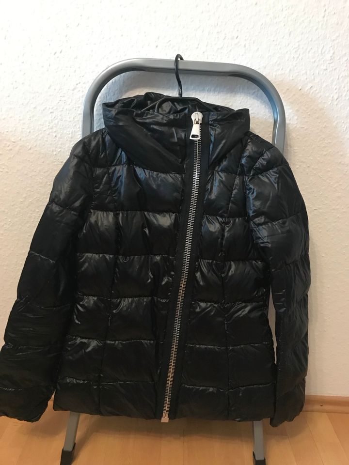 Damen Winterjacke, schwarz, s.oliver Premium Gr. 34 in Bensheim