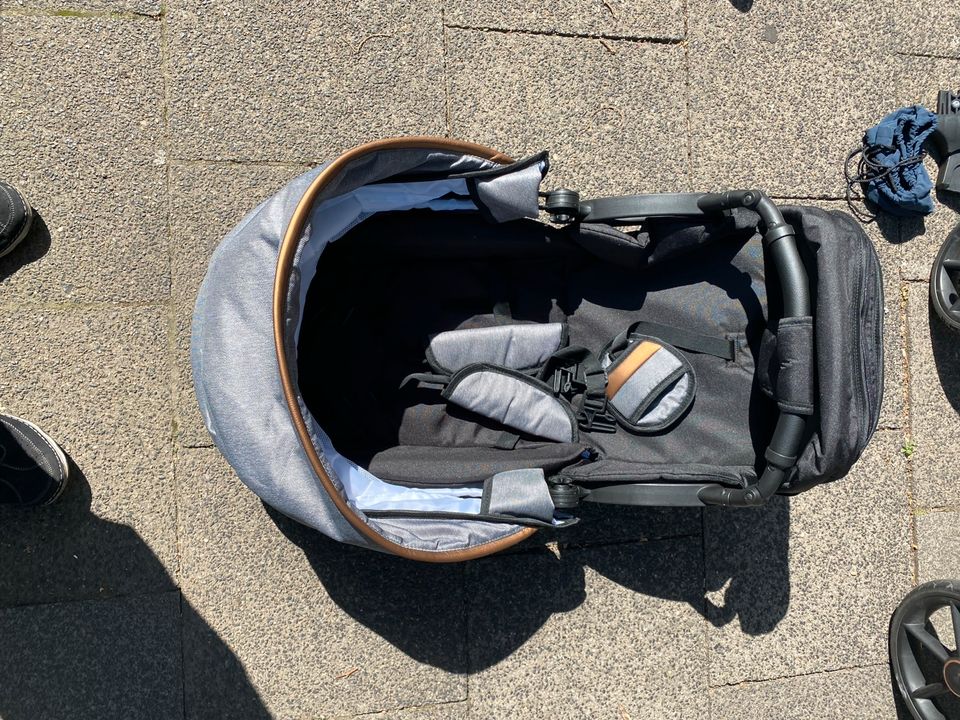 Kinderwagen,Babywagen 3 in 1 in Duisburg