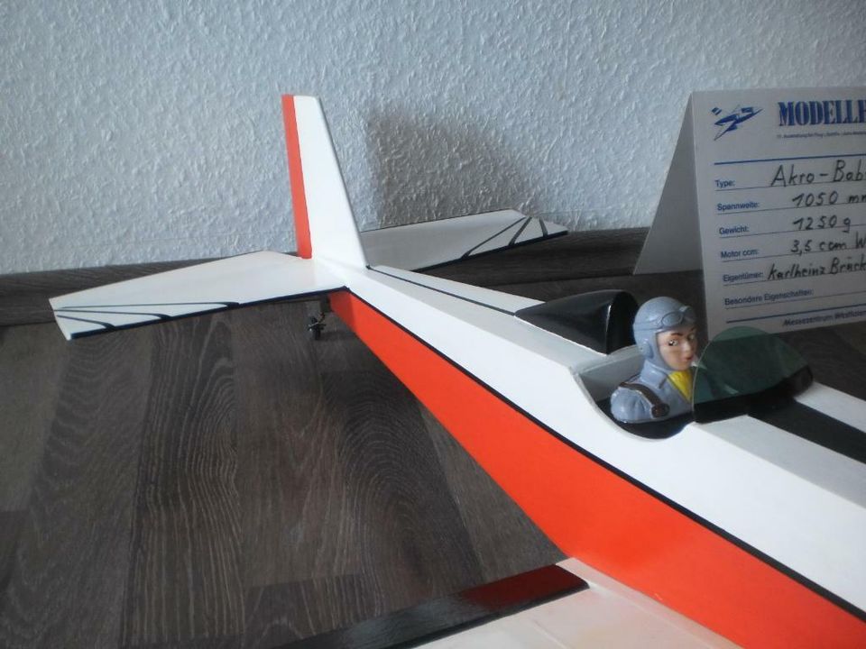 Modellflugzeug ca. 33 Jahre alt Motormodell Akro Baby II u. Servo in Castrop-Rauxel