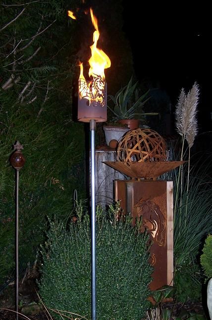 Fackel Feuerdrache oder Drachenfackel Gartenfackel Feuerkorb in Esslingen