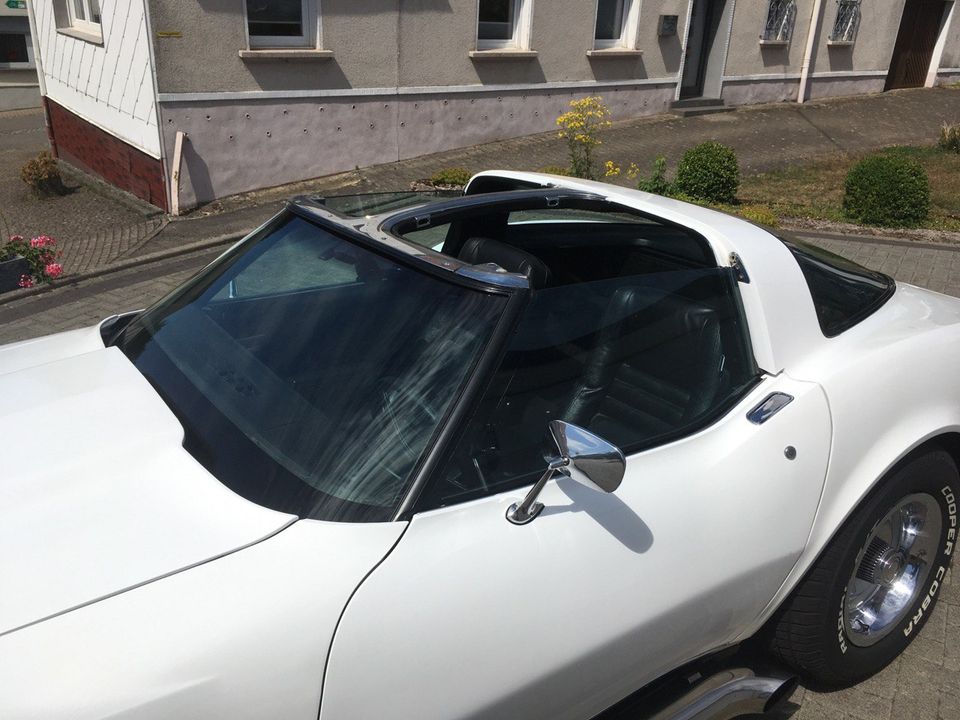 Corvette C3 Targa T-Top Sidepipes 5.7 Liter V8 weiß in Marpingen