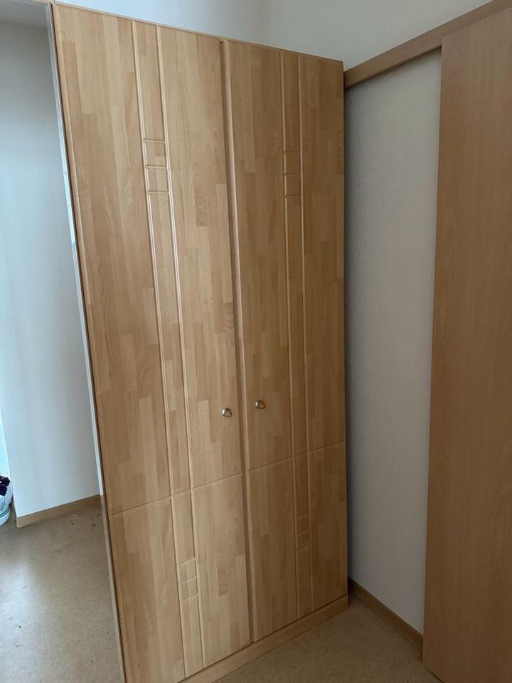 Schlafzimmer Doppelbett Kleiderschrank in Hochkirch