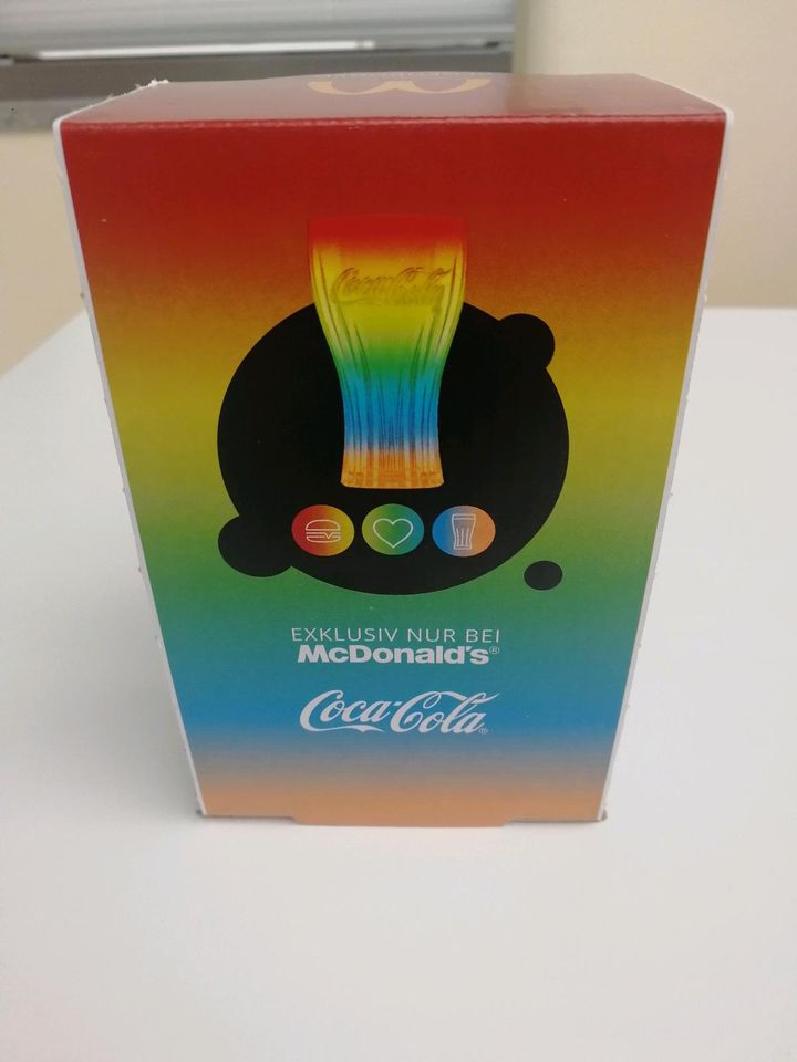 Regenbogenglas Coca-Cola von McDonalds Limited Edition 2023 in Tholey