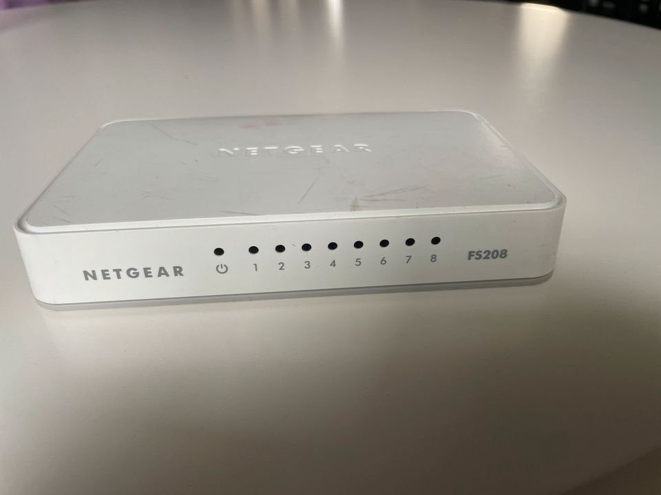 Netgear FS208 / 8Port in Kiel