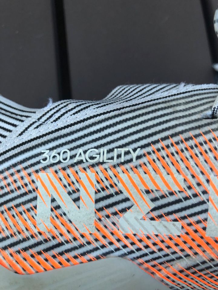 Adidas Fußballschuhe Größe 46 in Esslingen