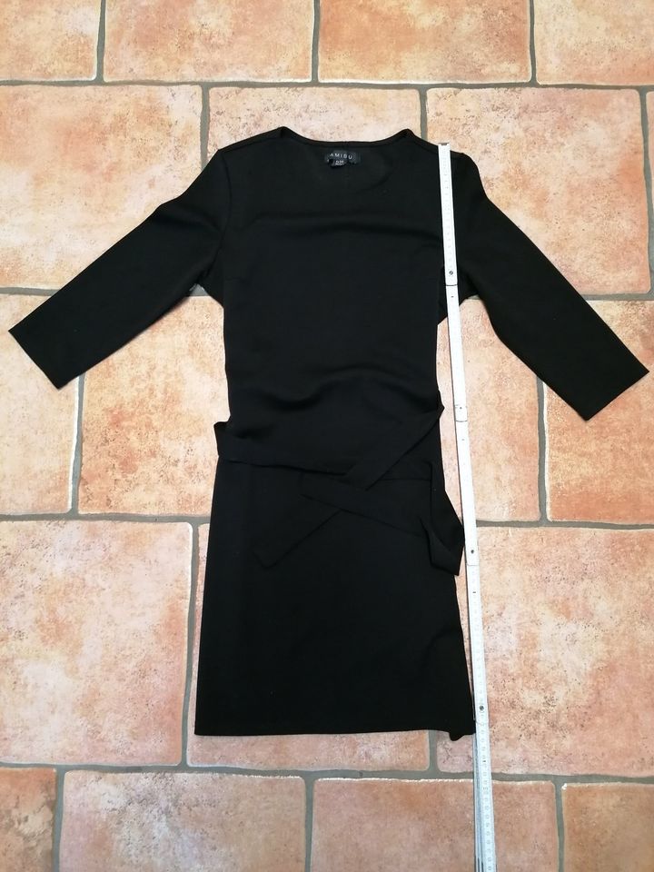 Amisu Kleid, schwarz, langarm, Größe 34, wie neu in Hebertsfelden