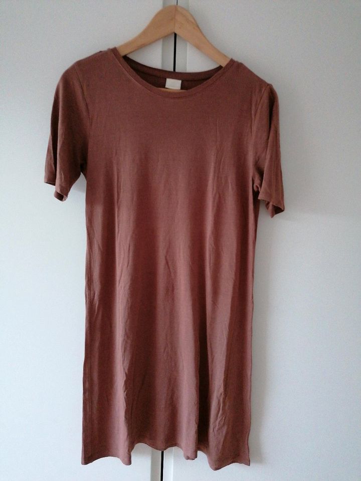 Kleid Lässig T-shirtkleid braun H&M S 36 Viskose in Lauterbach (Hessen)