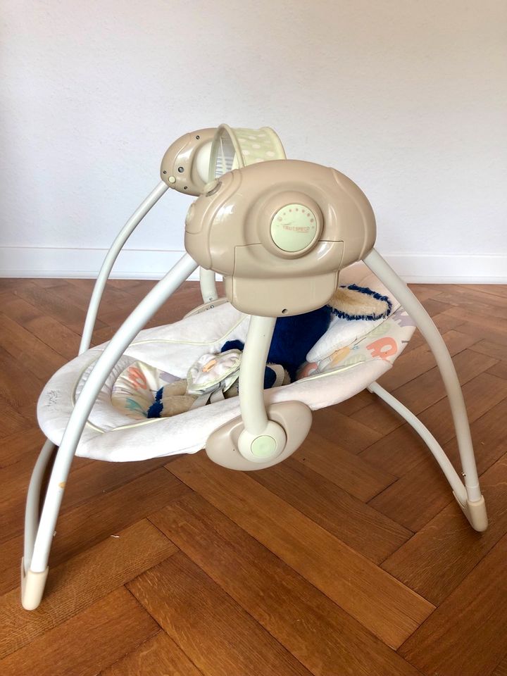 Babyschaukel/Wippe mit Musik in Düsseldorf