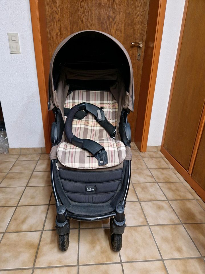 Buggy B-Motion Luftreifen Babyschalen Adapter braun in Krefeld