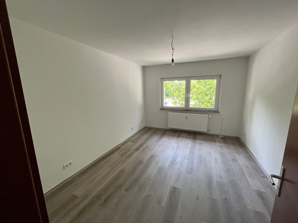 2 Zimmer mit Balkon nähe OLGA-Park.. in Oberhausen