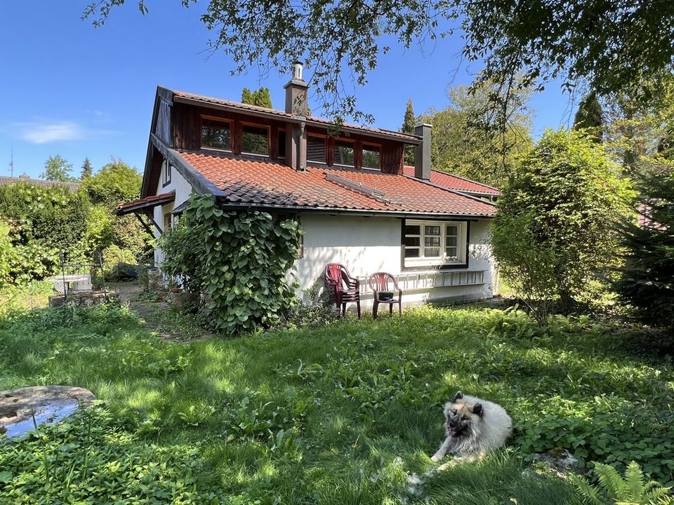 Sehr ruhig gelegenes Eckgrundstück für ein familienfreundliches Einfamilienhaus im Würmtal in Gauting