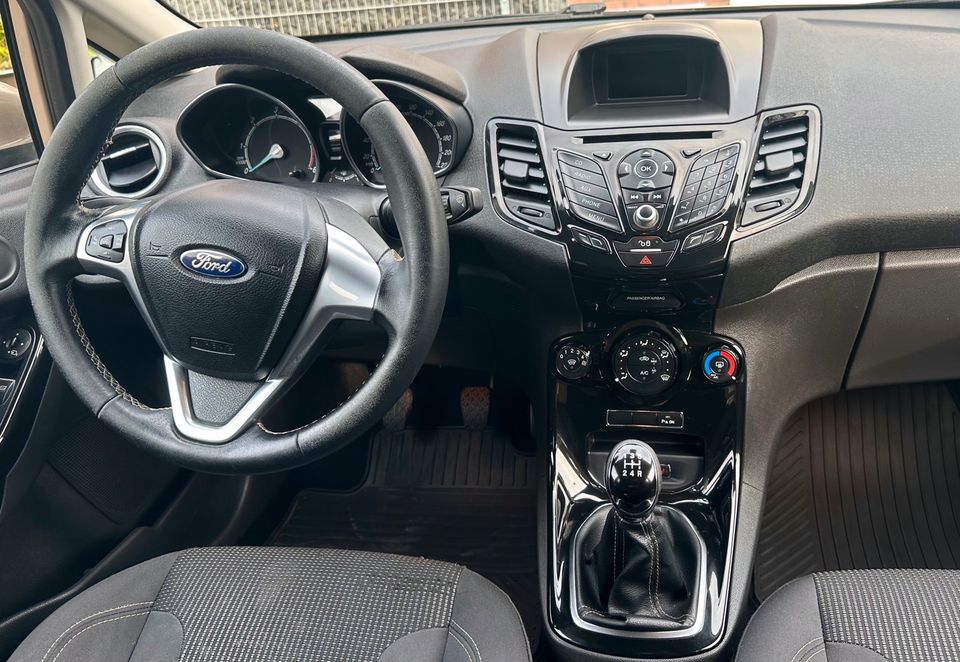 Ford Fiesta 1.5 TDCI TÜV NEU KLIMA SITZHEIZUNG ALU AUX in Grevenbroich