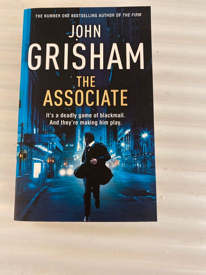 John Grisham - the associate - Taschenbuch in Schönaich