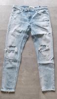 Zara „denimwear“ Jeans in einem hellem Blau Used Look Baden-Württemberg - Edingen-Neckarhausen Vorschau