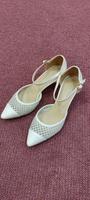 Schuhe/ Pumps in ivory, Gr. 39, Absatz 5,5 cm Niedersachsen - Ankum Vorschau