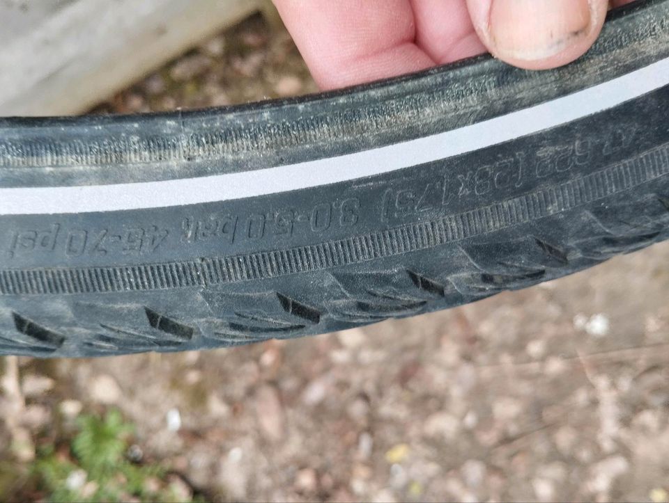 3 x 28 Zoll Trekkingreifen Schwalbe vittoria in Filderstadt