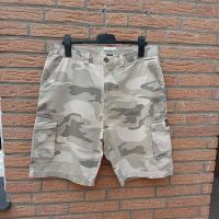 Herren Short Beige/ Grün gefleckt Gr: 34 Versand 4.- Euro Nordrhein-Westfalen - Würselen Vorschau