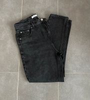 Pull&Bear Jeans Hose Gr 40 Länge 105 cm   schwarz Niedersachsen - Vechta Vorschau