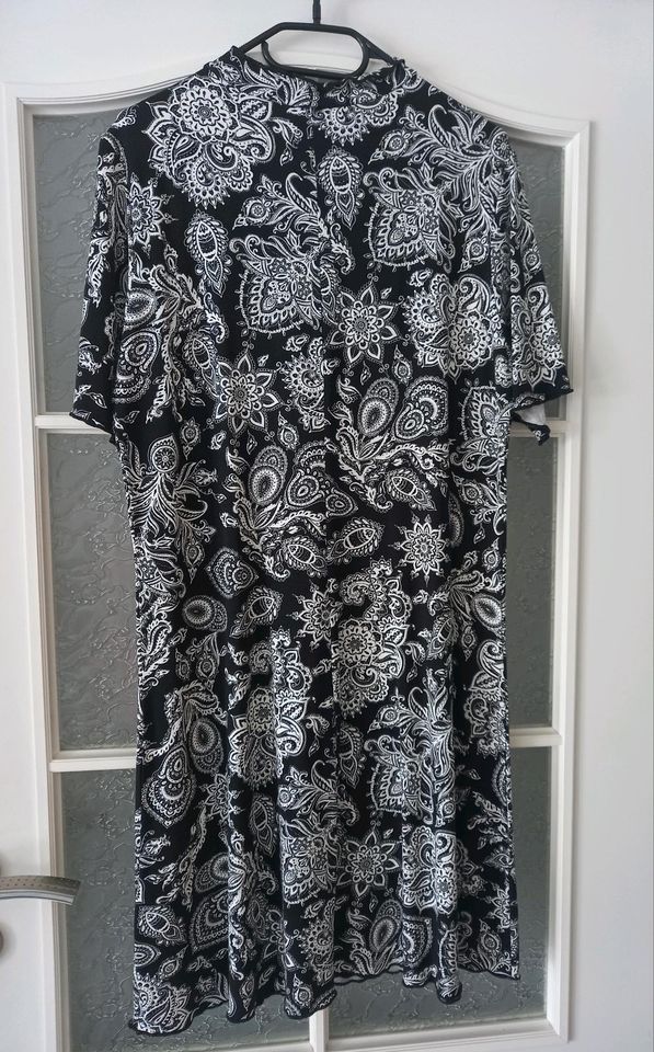 NW Boysens Kleid, Gr 44,Farbe schwarz/ weiß in Zerbst (Anhalt)