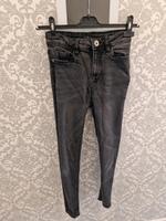 Jeans schwarz Skinny Röhre W28 Gr S 36/38 Hessen - Hofgeismar Vorschau