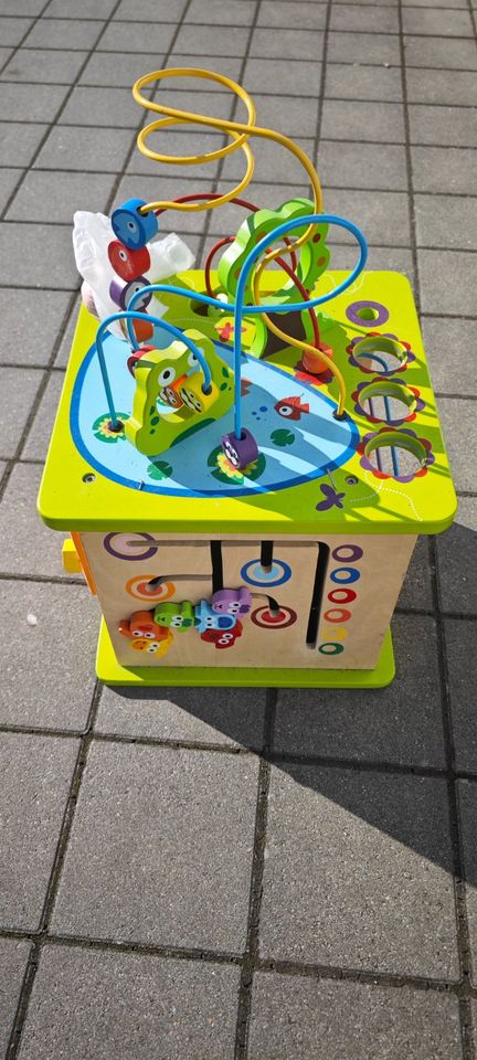 Kinderspielzeug motor skills cube in Karlsruhe