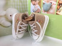 Babyschuhe Chuck 12,5cm Beige Glocke gestrickt Handarbeit Neu Niedersachsen - Lohne (Oldenburg) Vorschau