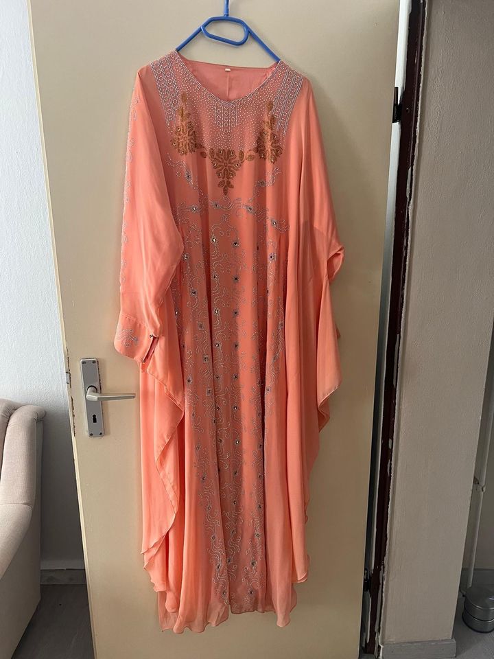 Kleider\Abaya in Berlin