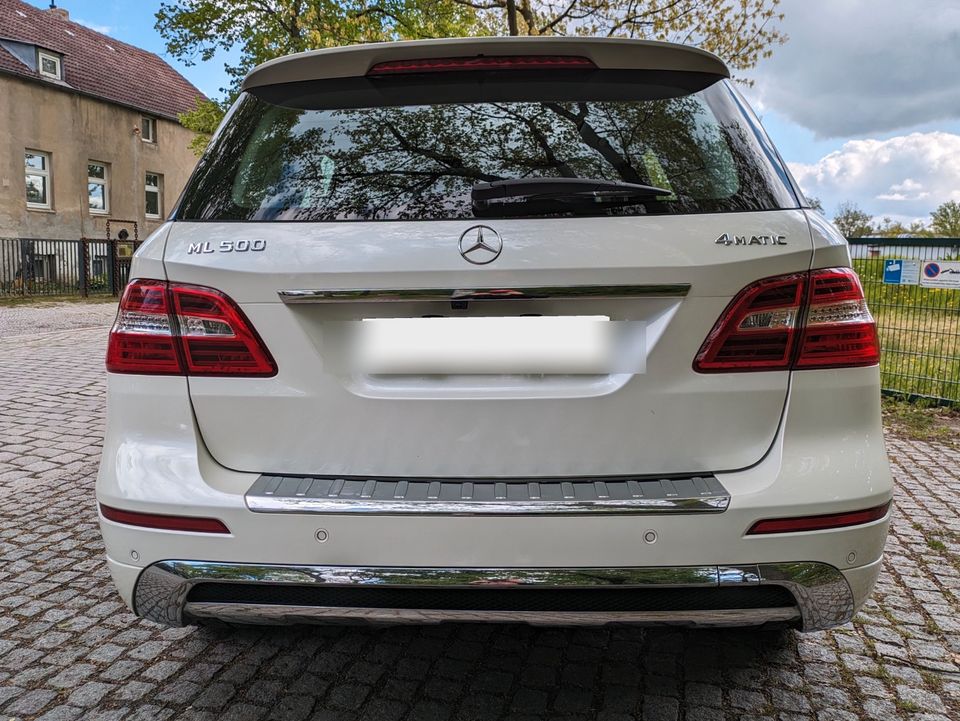 Mercedes-Benz ML 500 4MATIC - AMG Paket Standheizung Panorama in Berlin