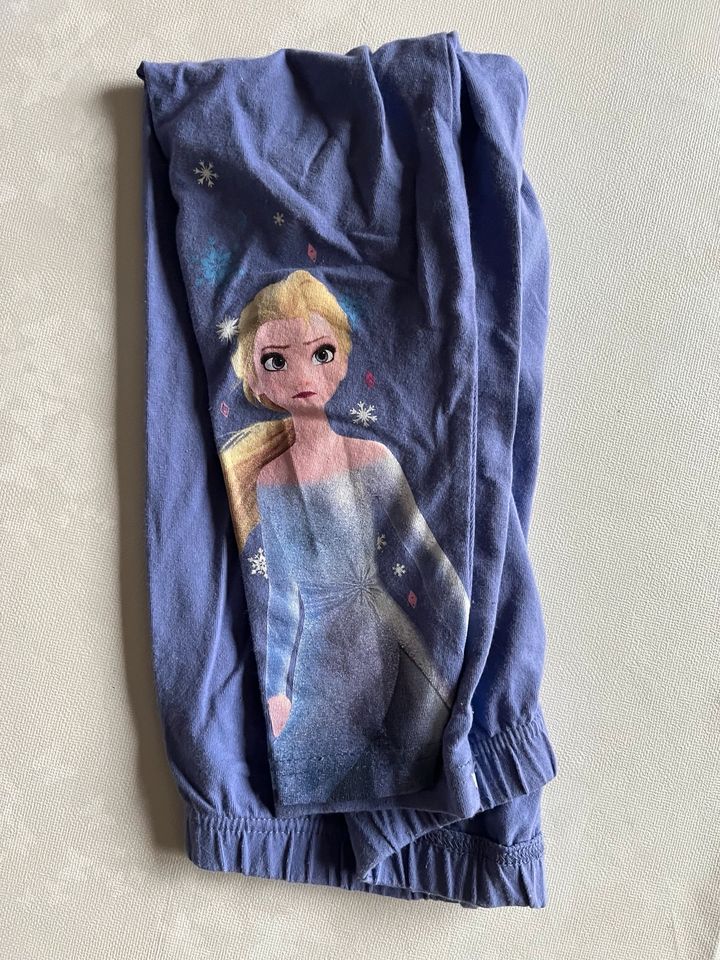 Frozen Anna und Elsa Schlafanzug Mädchen Gr.128 in Staufenberg