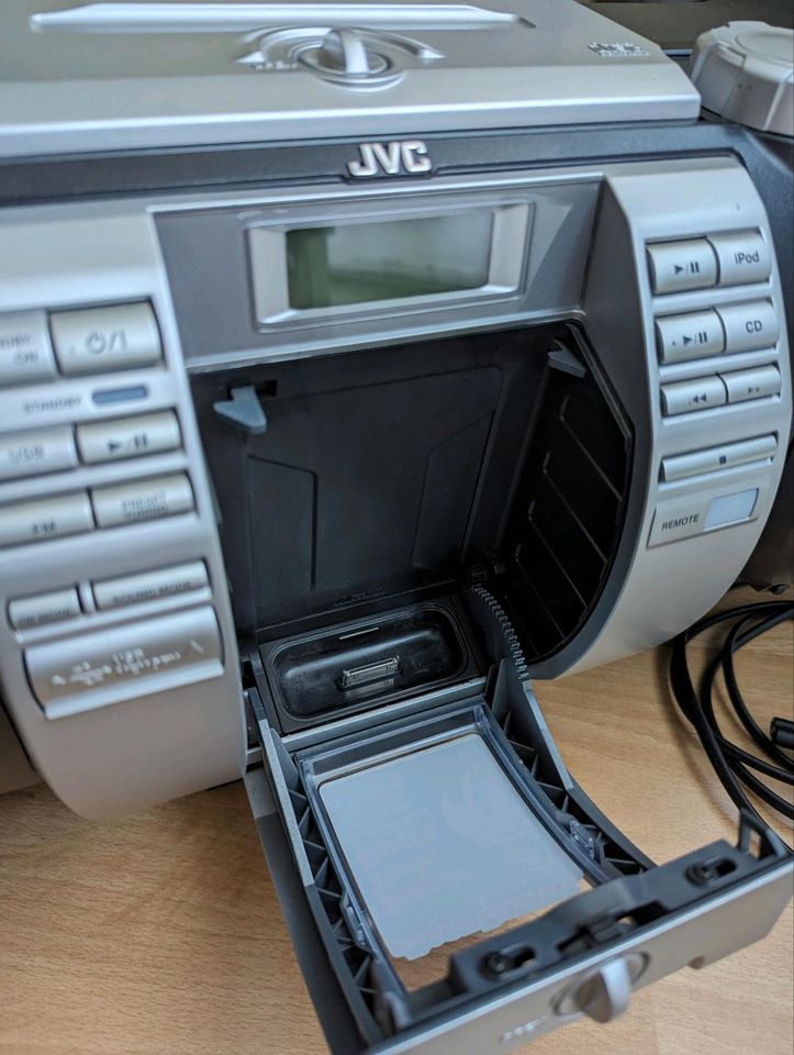 JVC RV-NB50 Ghettoblaster, Retro, Radio CD iPod in Maikammer