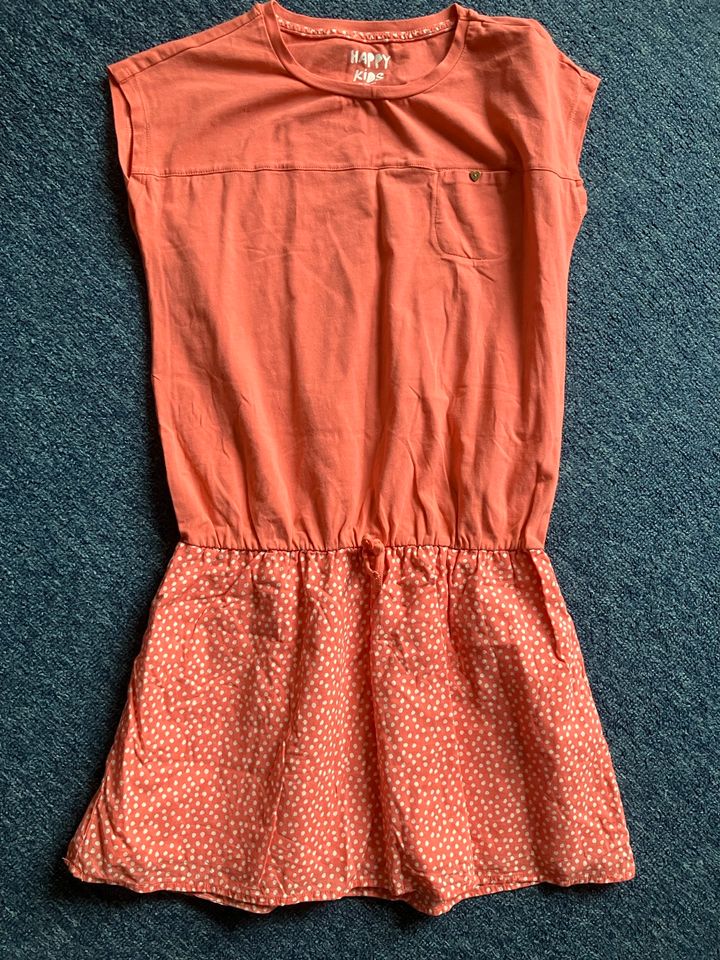 Kleid Größe 146/152 in Berlin