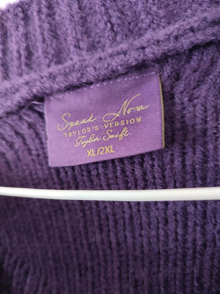 Taylor Swift, Taylors version, speak now cardigan in Flensburg