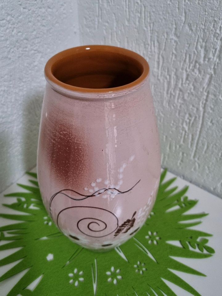 Vintage Blumenvase aus Ton in Essen