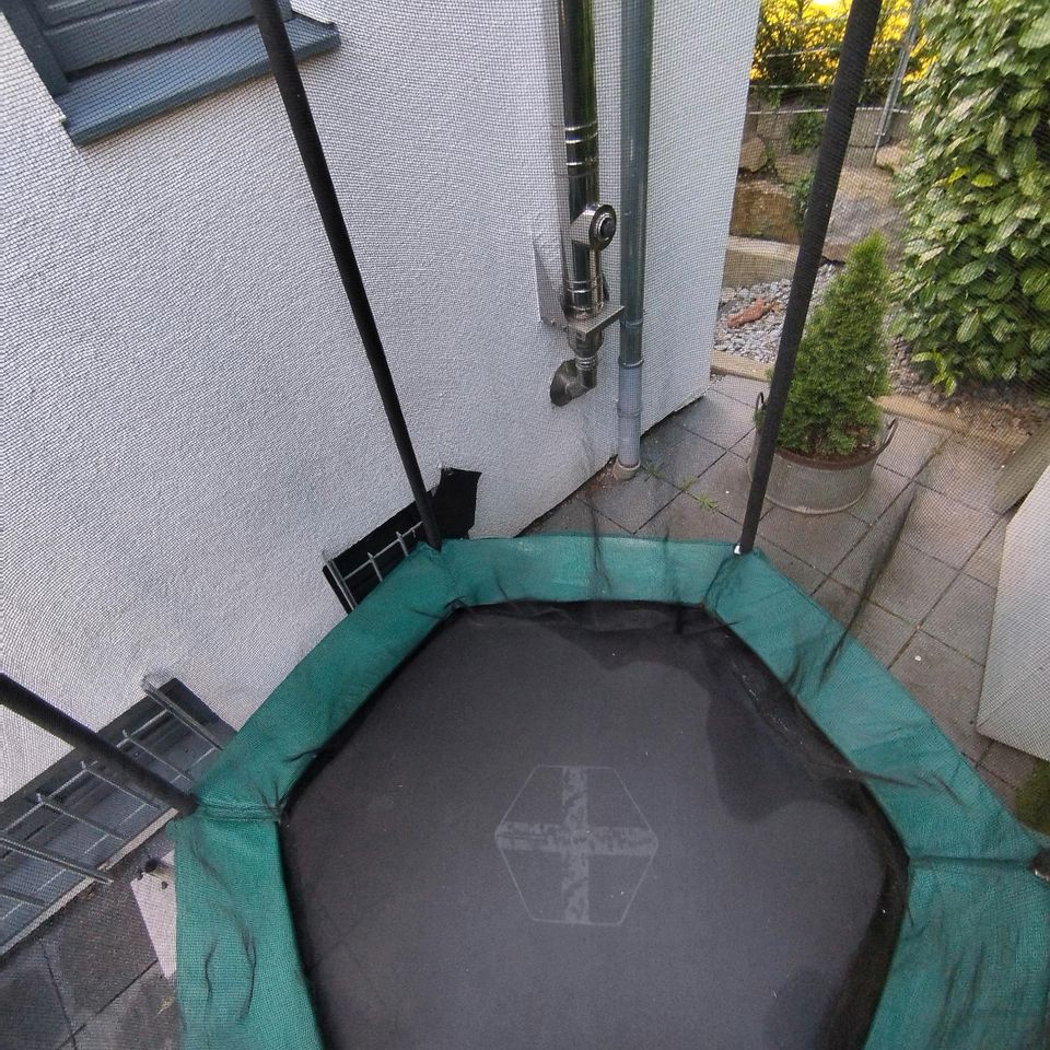 Trampolin Hexagonal 240 in Bietigheim-Bissingen