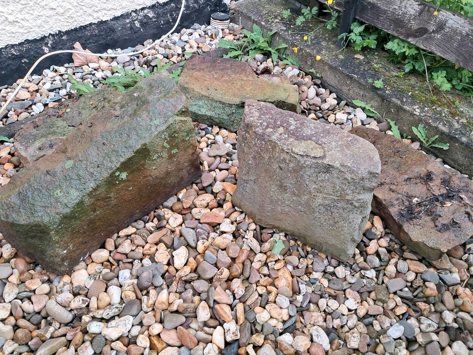5 große Bruchsteine, Findlinge in Kamen