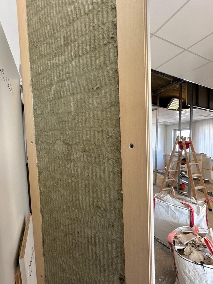 Akustikpaneel Holzwand Wandverkleidung Holz  – zu verschenken in Augsburg