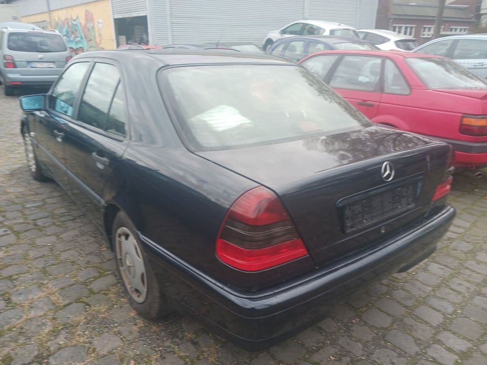 Mercedes-Benz C 180 Esprit in Bonn