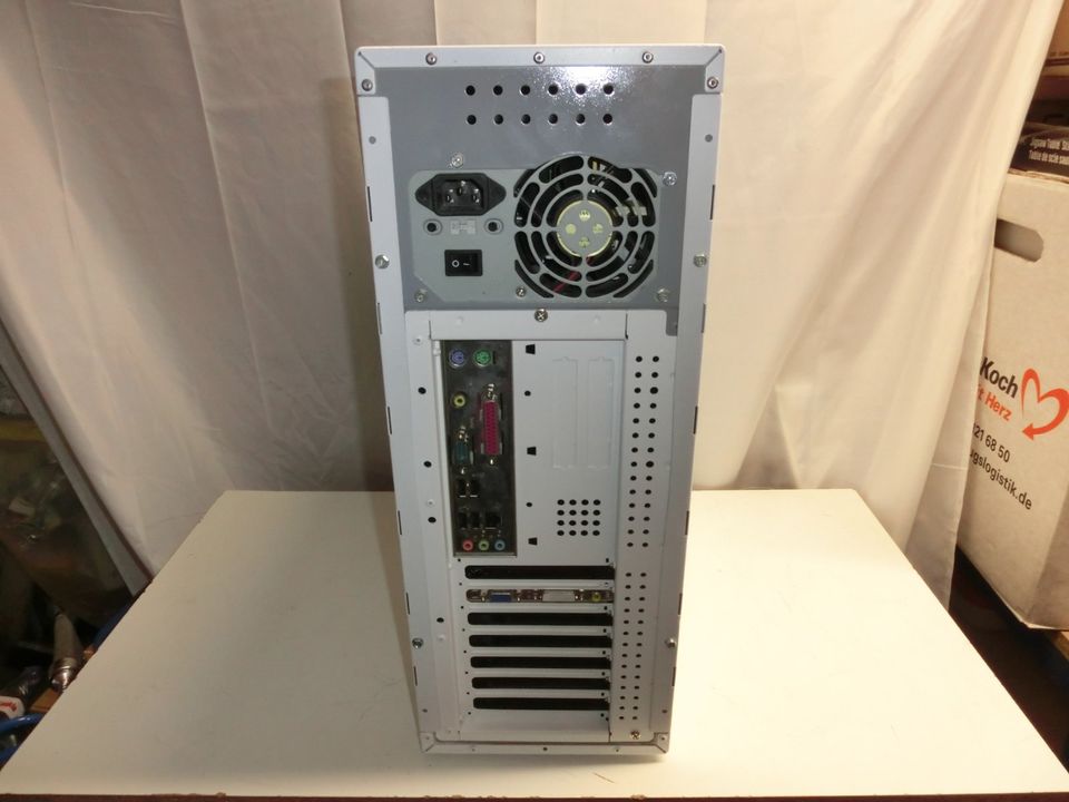 Retro PC Tower Asus P5LD2-SE Intel Core 2, 1.86GHz, HDD 200GB, .. in Bad Oeynhausen