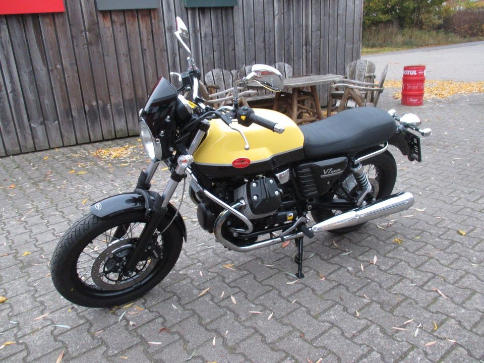 Moto Guzzi V7 Special in Embsen