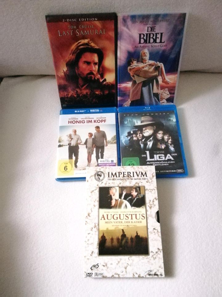 Biete hier 5  verschiedene DVDs an. Stück 1,40 Euro, alle 5 Euro in Zülpich