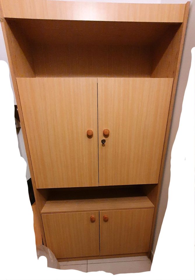 Schrank zu verschenken B96x H179x T40 cm in Bonn